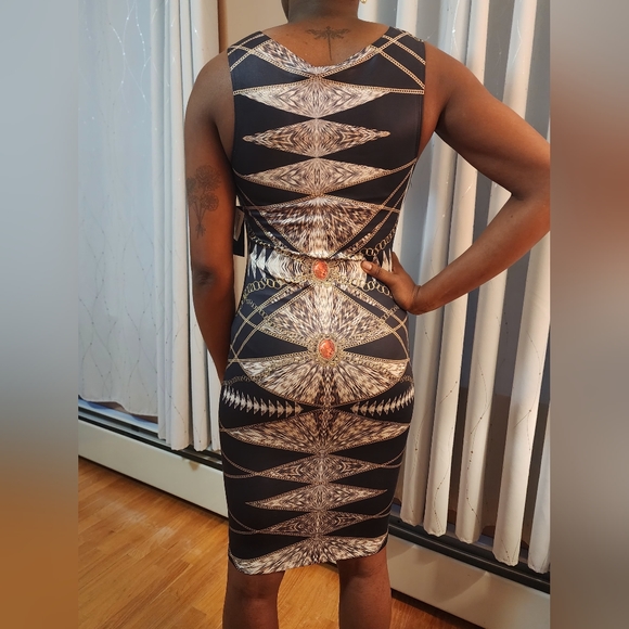 Dress - Picture 6 of 6